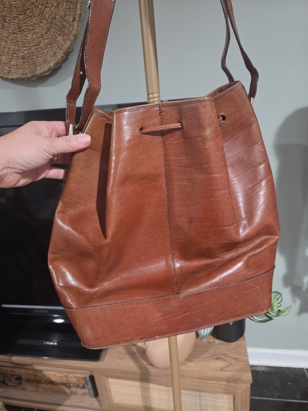 Vintage Bonia Brown Genuine Leather Drawstring Bucket Shoulder Bag - Picture 12 of 16